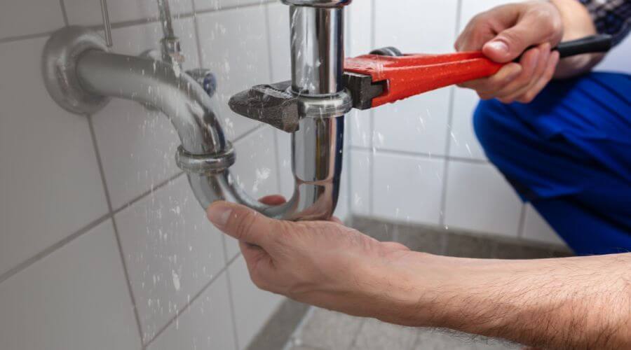 Expert burst pipe repair services in Alton, KS